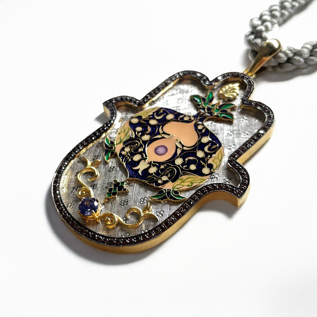 Anar Medium Hamsa Pendant