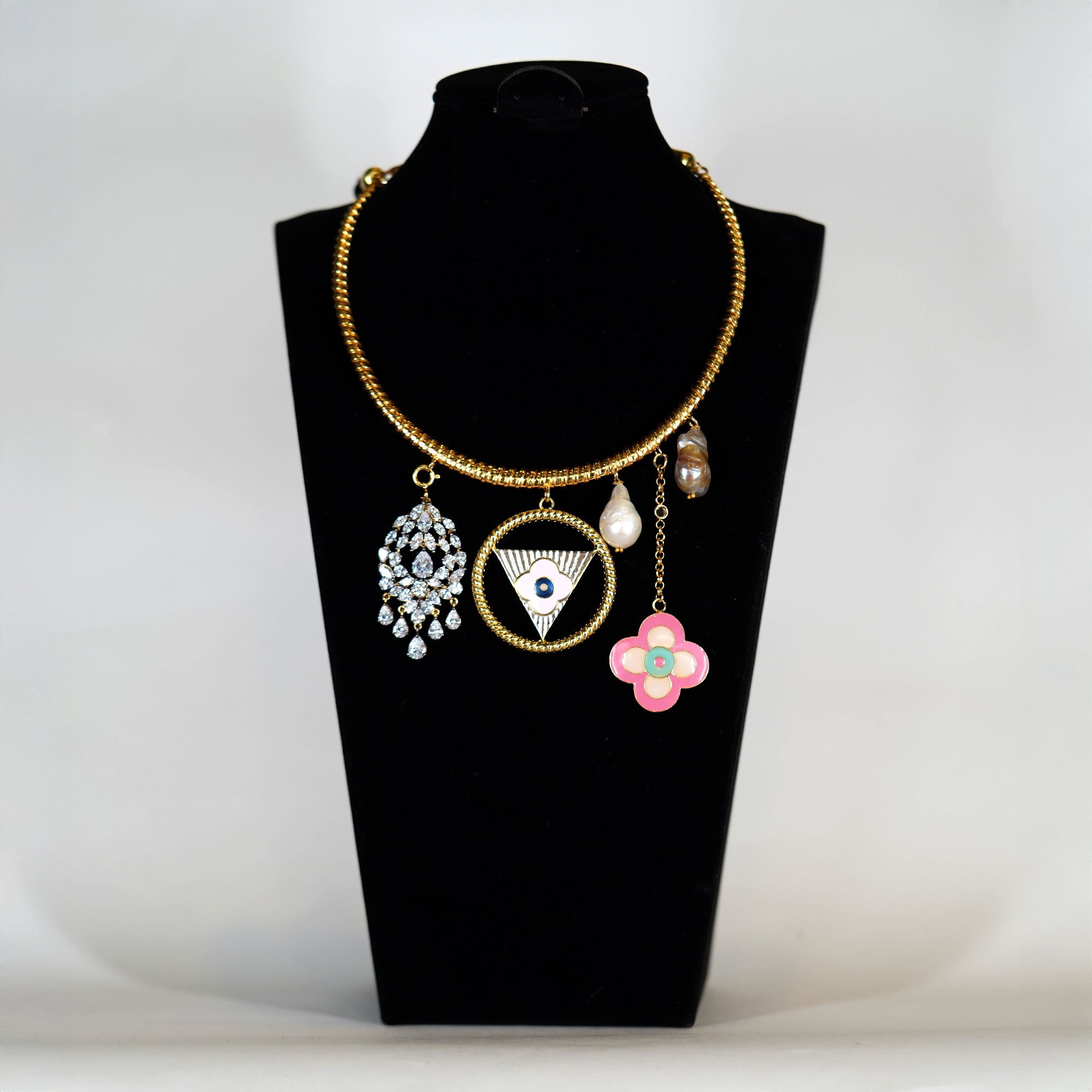 Elegant Hasli Necklace