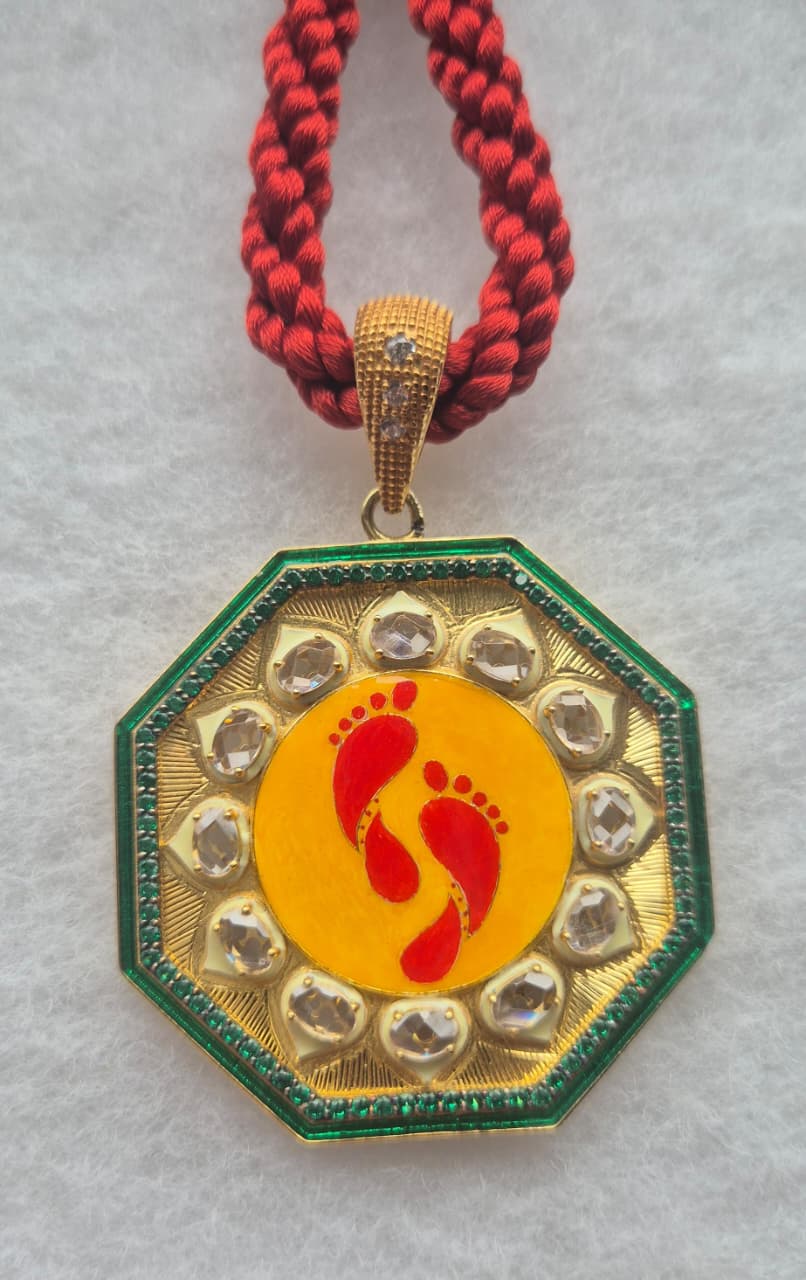 Lamxi Feet Octa Pendant