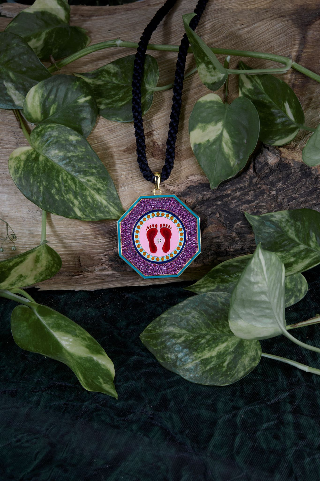 Lamxi Feet Octa Pendant